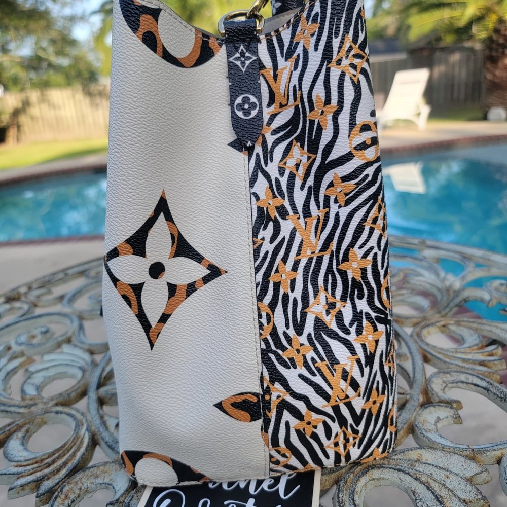 ❌❌SOLD ❌❌  Louis Vuitton NeoNoe Giant Jungle Ivory - Picture 5 of 16